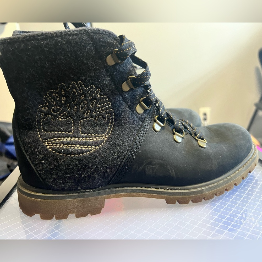 Unisex size 9 Timberland NXTWOOL shoes